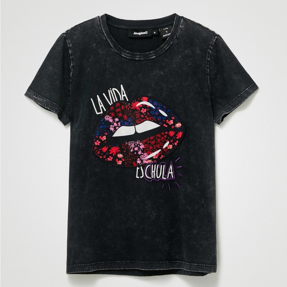 Desigual Embroidered Lip Patch T-shirt NWT Size XL